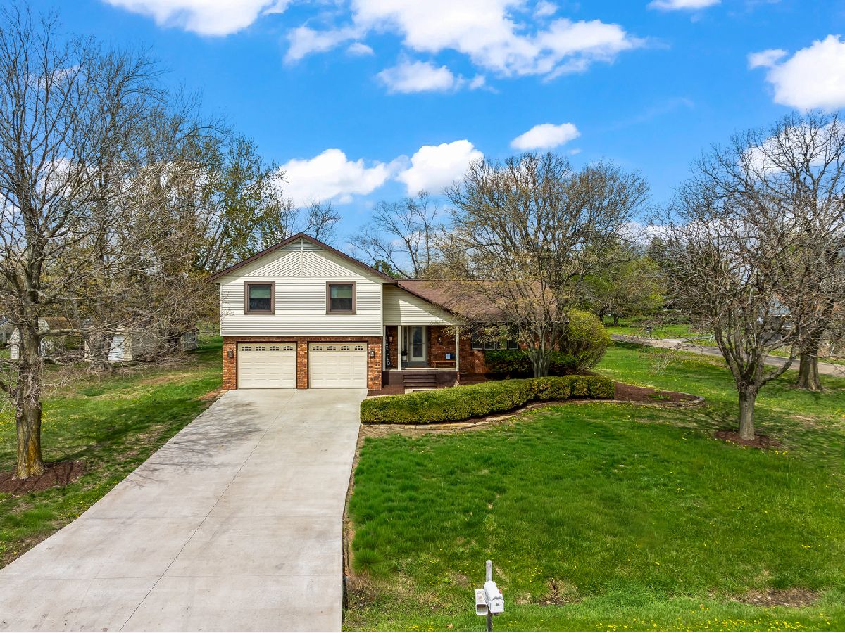 Homes For Sale Windgate Bloomington Illinois, 15878 Old Orchard Road