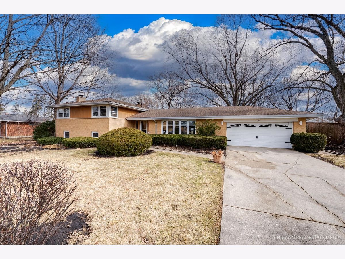  For Sale Prospect Heights Illinois, 1105 Maple Lane