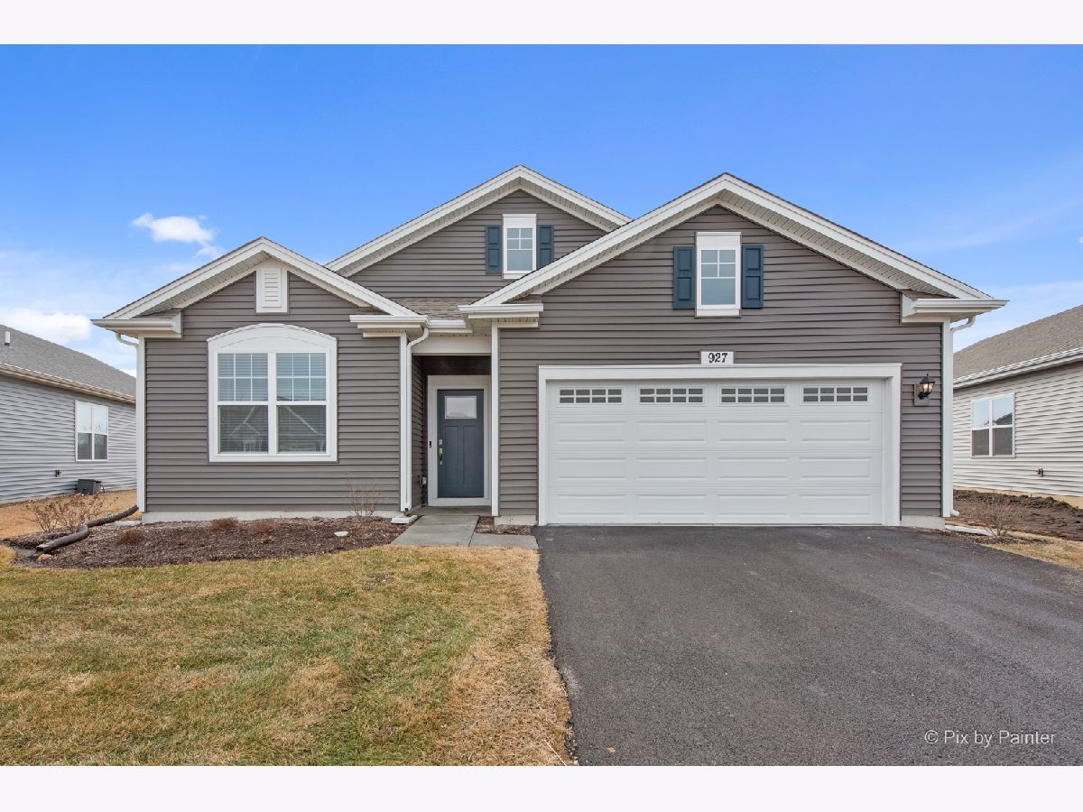  For Sale Pingree Grove Illinois, 927 Plateau Drive