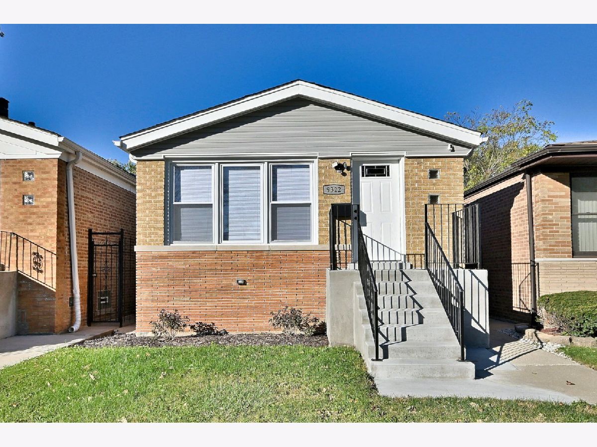  For Sale Chicago Illinois, 9322 Euclid Avenue