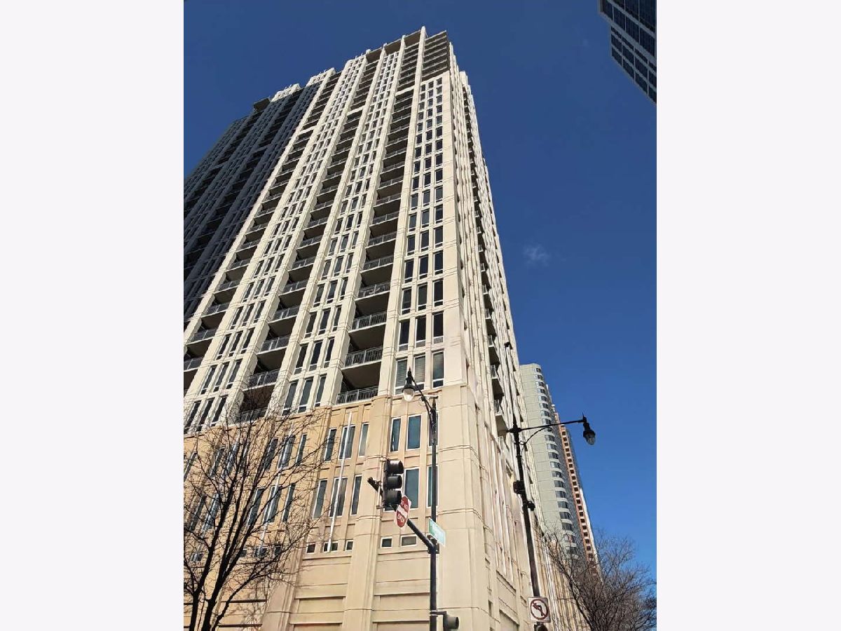 Condominiums Rented Michigan Avenue Towers Chicago Illinois, 1250 Michigan