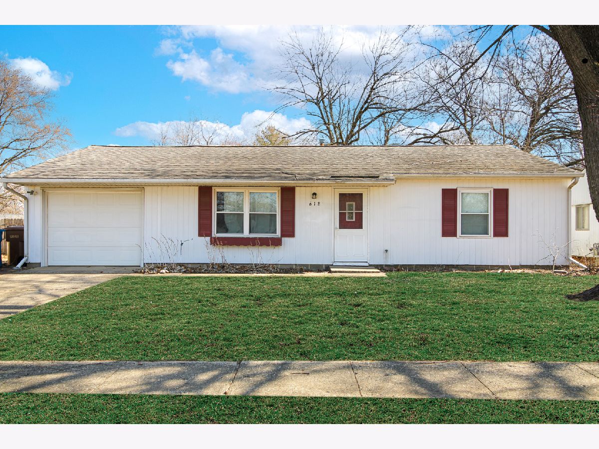 Homes For Sale Wellers Ridgewood Champaign Illinois, 618 Dogwood Drive