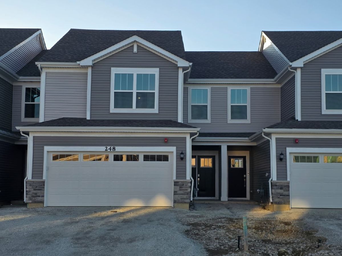 Homes & Condos & Townhomes Rented Hudson Pointe Ii Oswego Illinois, 248 Cooney