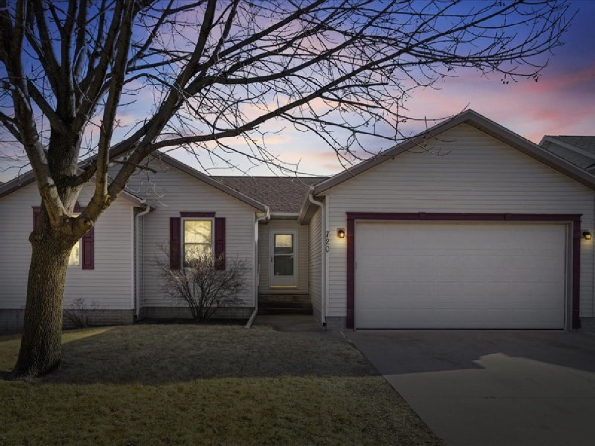  For Sale Colona Illinois, 720 Cypress Drive