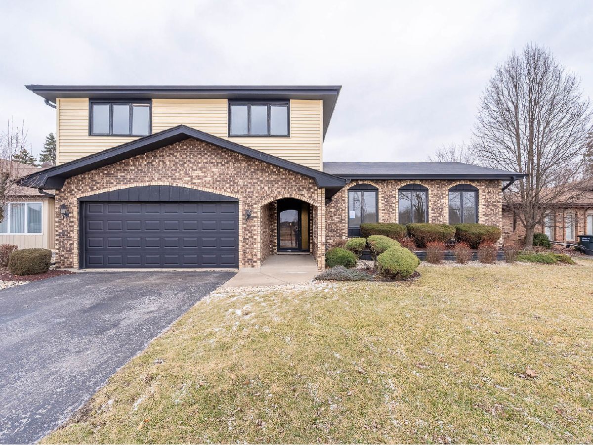  Sold Lansing Illinois, 18549 Olde Farm