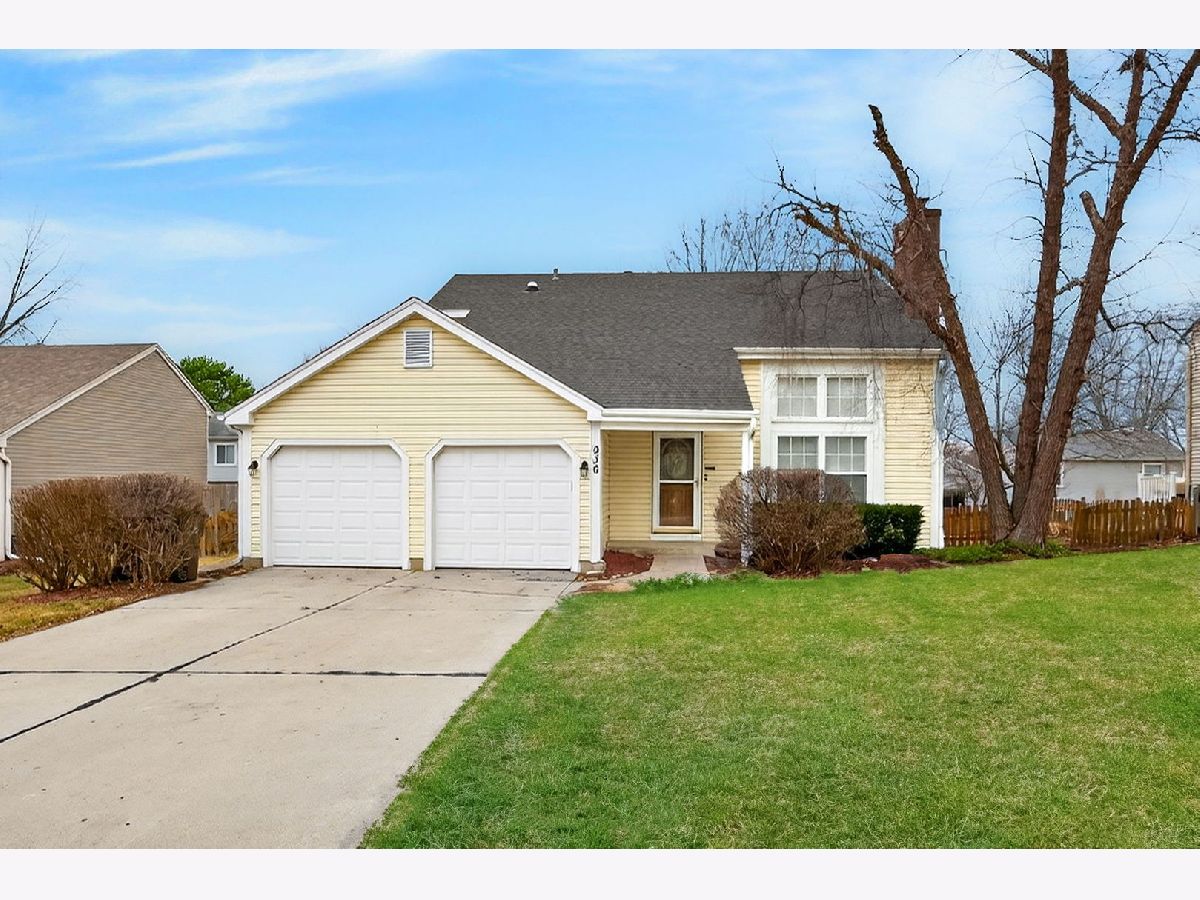  For Sale Crystal Lake Illinois, 936 Hawthorne Drive