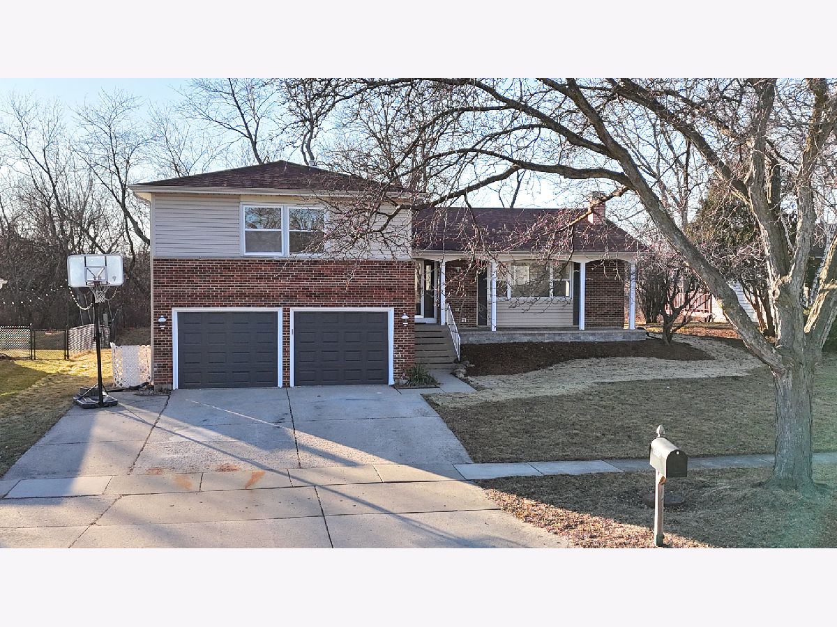  For Sale Hoffman Estates Illinois, 4490 Capstan Drive