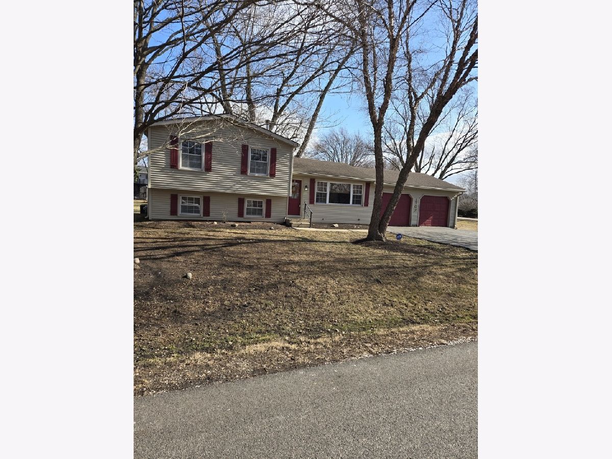  For Sale Mchenry Illinois, 1702 Parklane Avenue