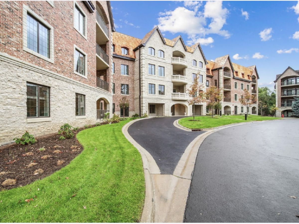 Condominiums For Rent Amberley Woods Lake Forest Illinois, 1850 Amberley