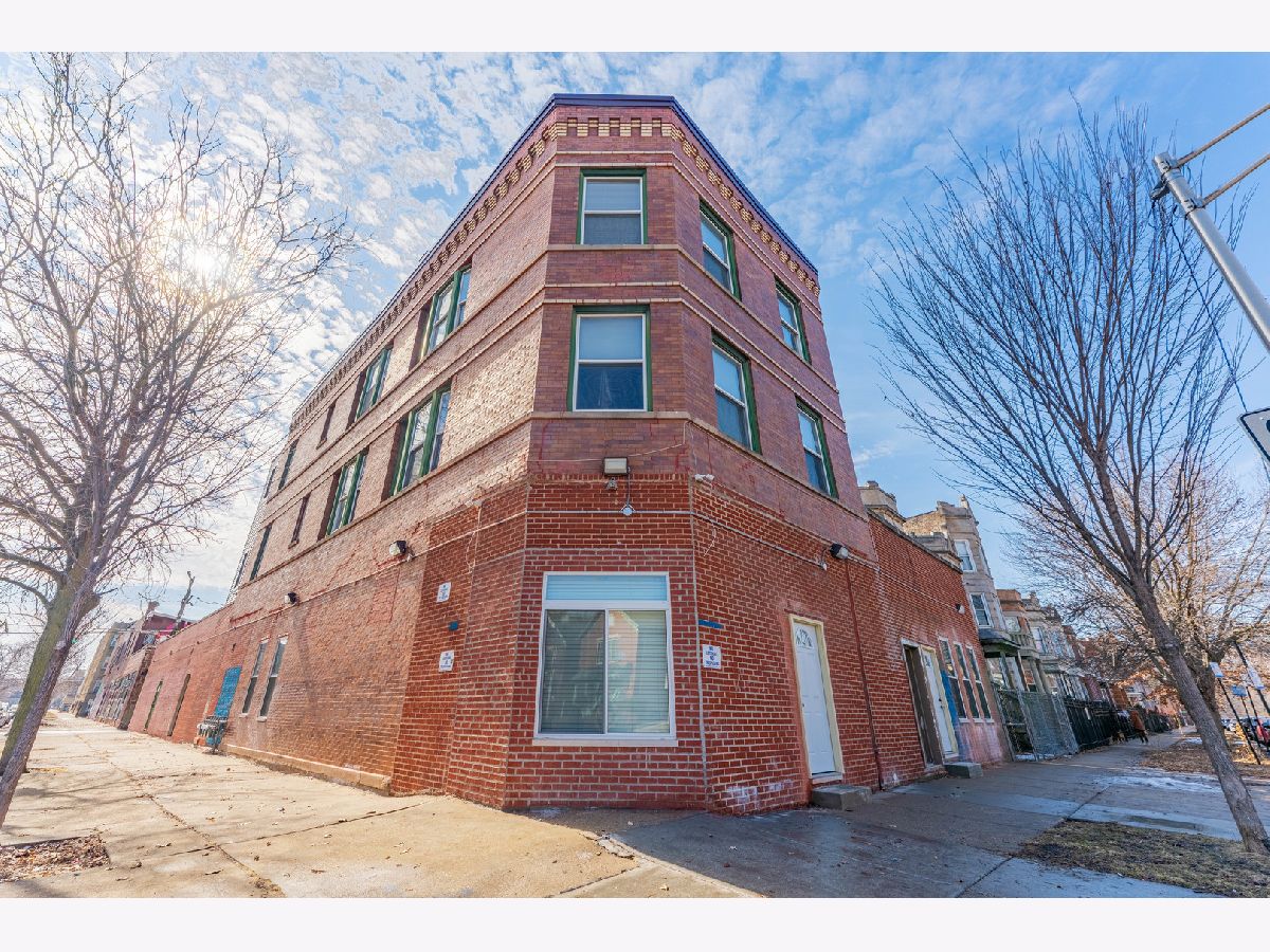  Rented Chicago Illinois, 3301 Evergreen