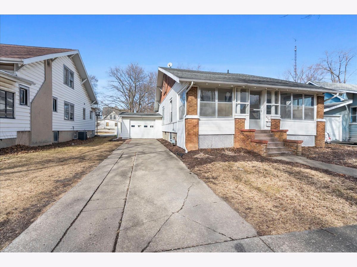  For Sale Fairbury Illinois, 404 Ash Street