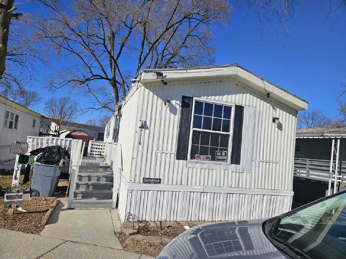  For Sale Park City Illinois, 3316 Pace Street