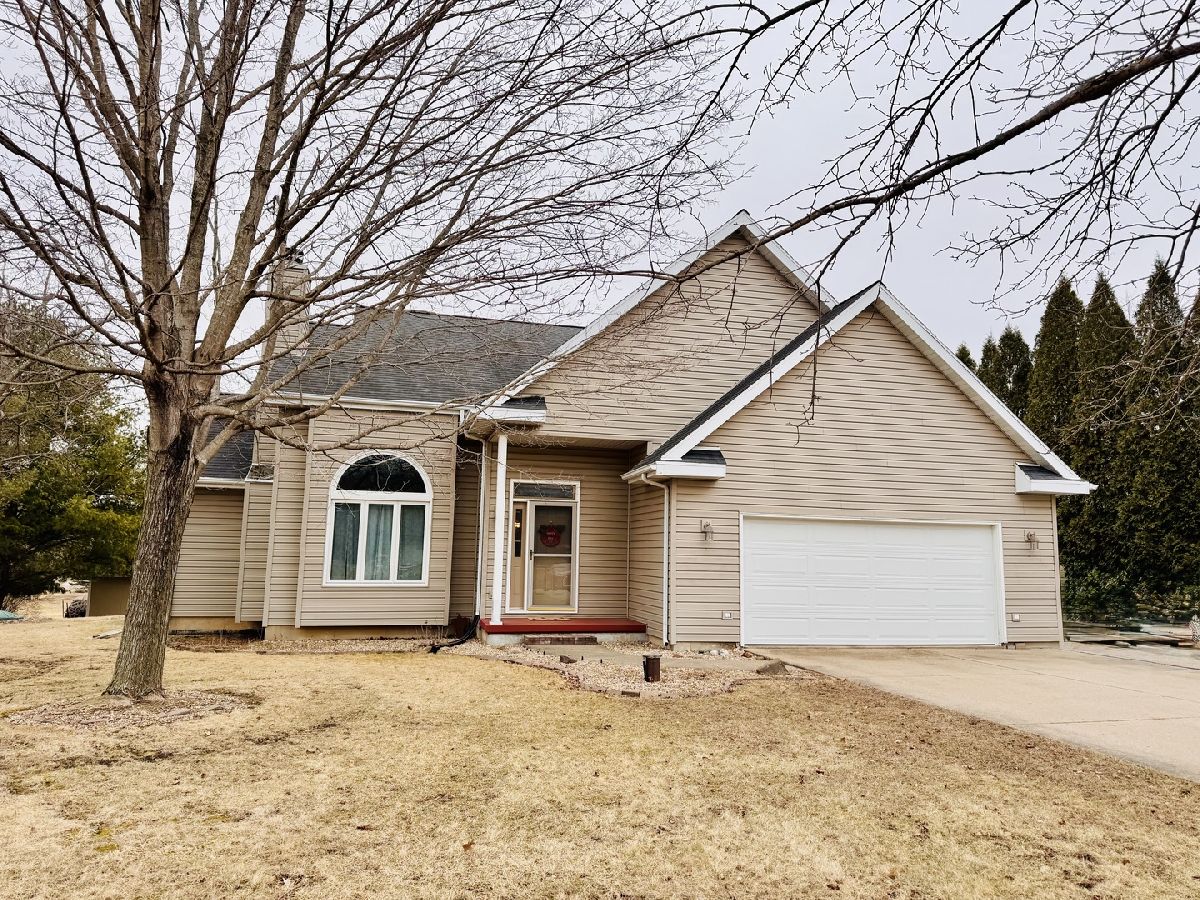  For Sale Dixon Illinois, 756 Marine Drive