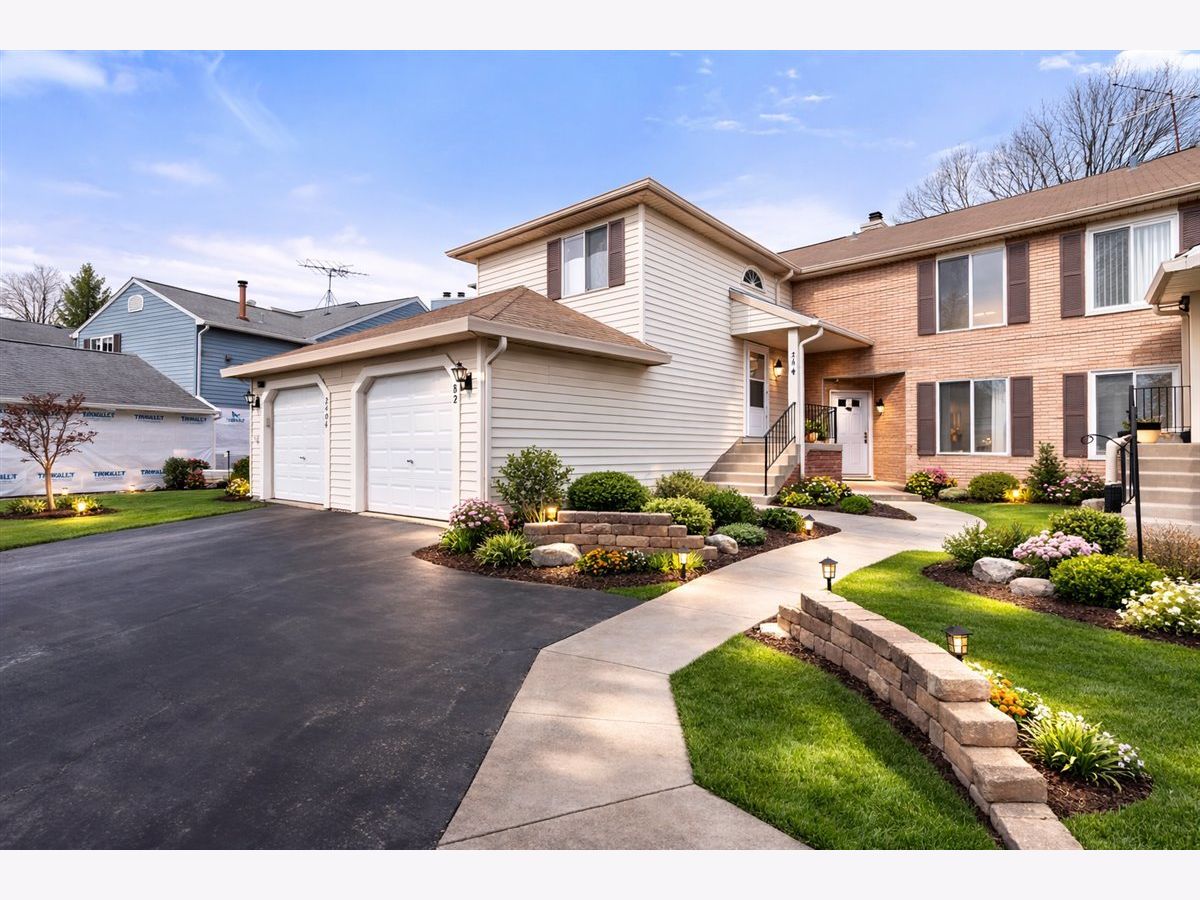 Condos & Townhomes & Homes For Sale Villages Of Woodridge Woodridge Illinois, 2404 Danbury Drive