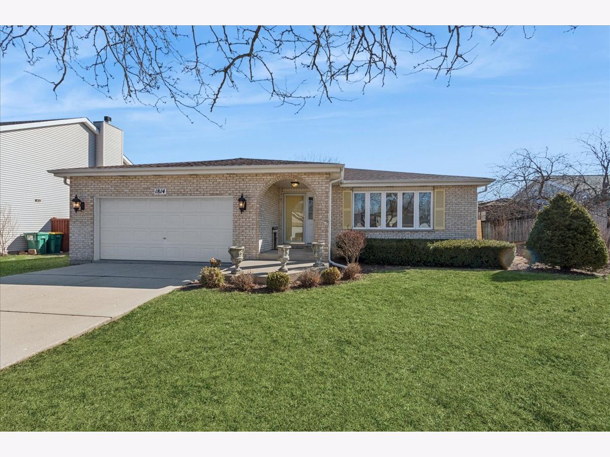 Homes For Sale Summerfield Plainfield Illinois, 1814 Larkspur Drive