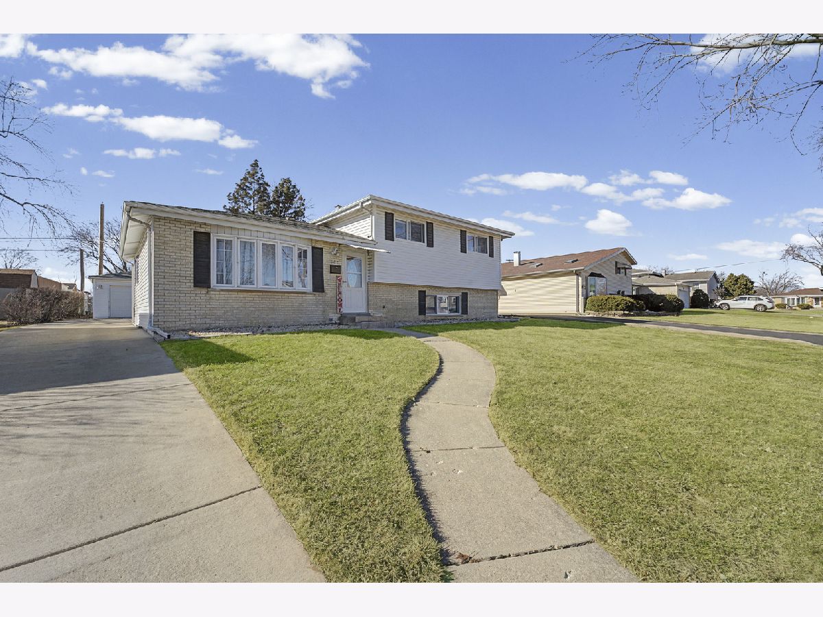  For Sale Addison Illinois, 102 Adeline Avenue