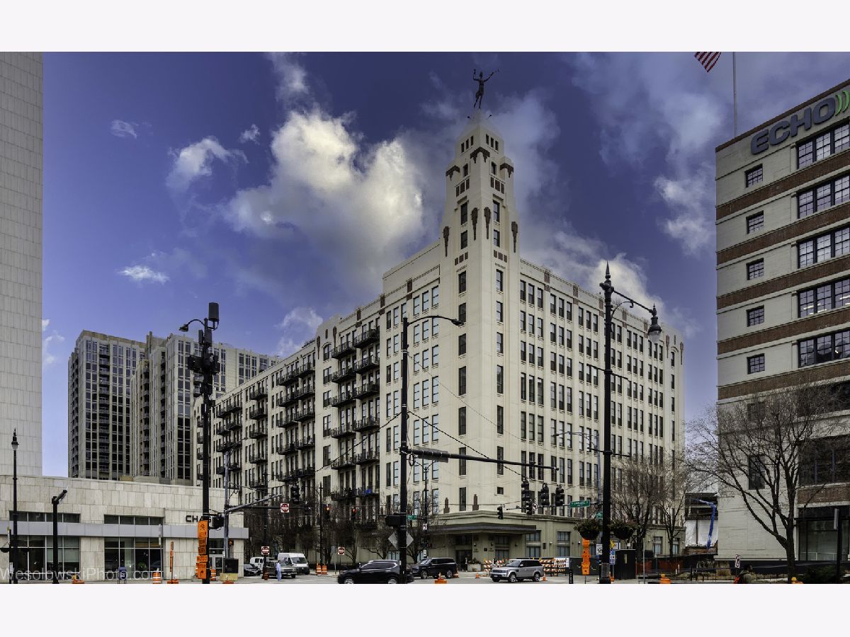 Condominiums For Rent One River Place Chicago Illinois, 758 Larrabee