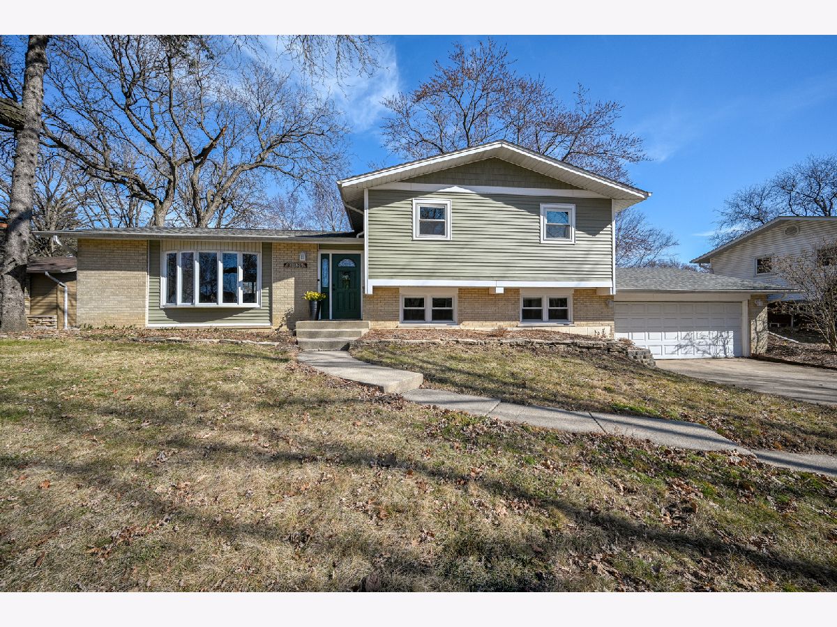  For Sale Downers Grove Illinois, 6825 Meadowcrest Drive