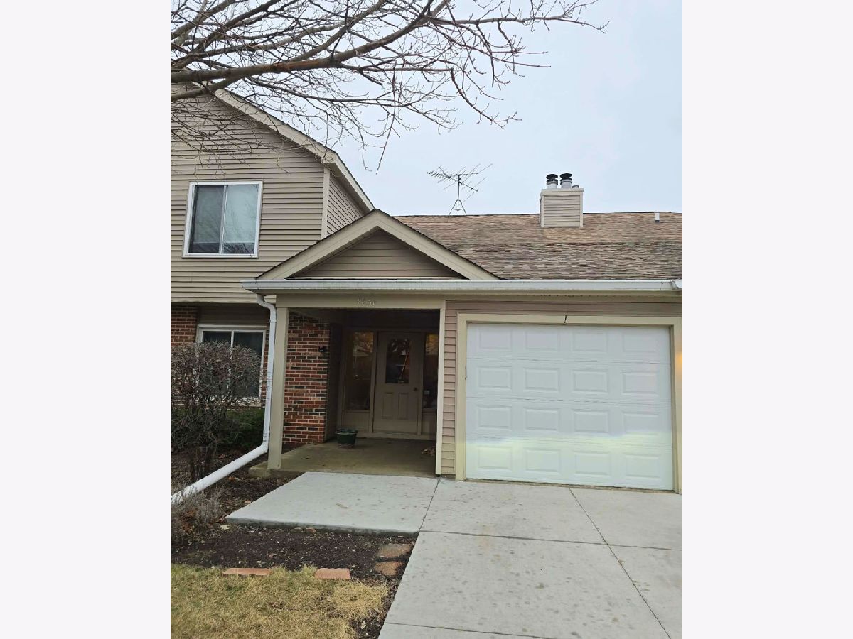  For Rent Woodridge Illinois, 7030 Park Lane