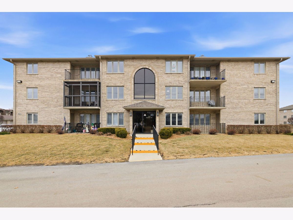  For Sale Crestwood Illinois, 5130 Midlothian