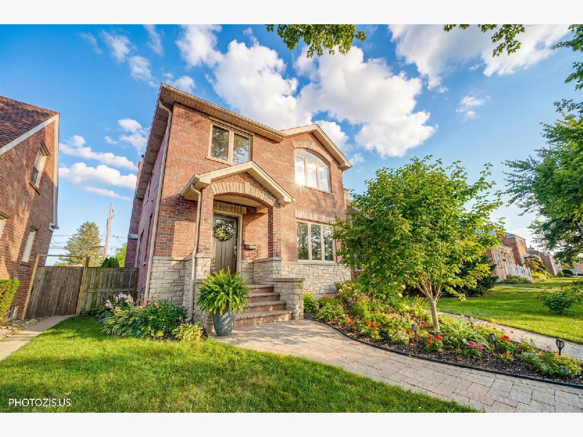  For Sale Chicago Illinois, 5233 Osceola Avenue