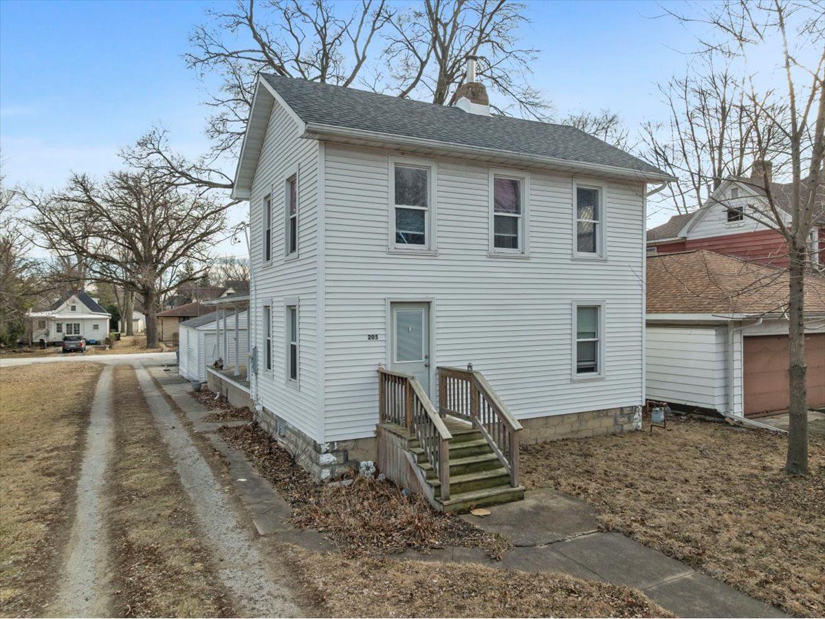 For Sale Fairbury Illinois, 205 Oak Street