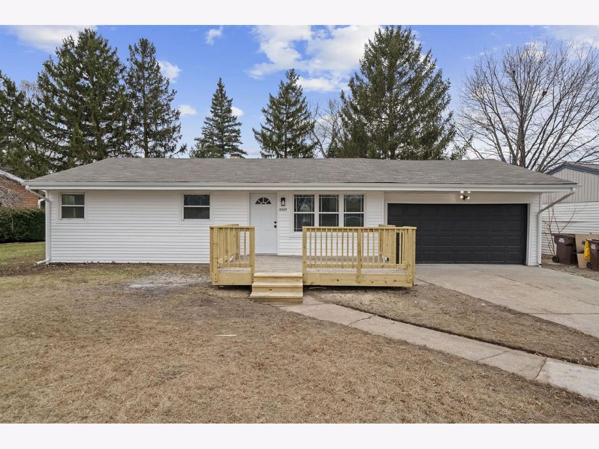  For Sale Loves Park Illinois, 2207 Maple Avenue