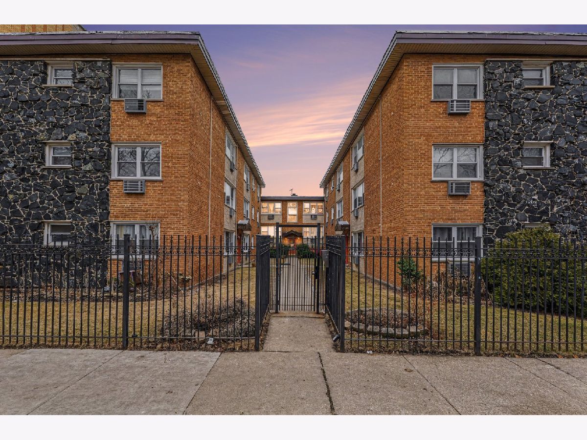  For Sale Chicago Illinois, 1527 Sherwin Avenue