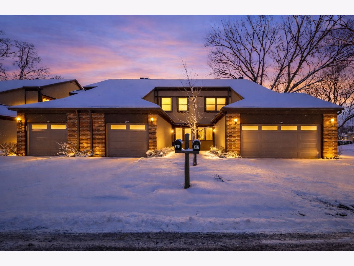  For Sale Wheeling Illinois, 302 Linden Lane