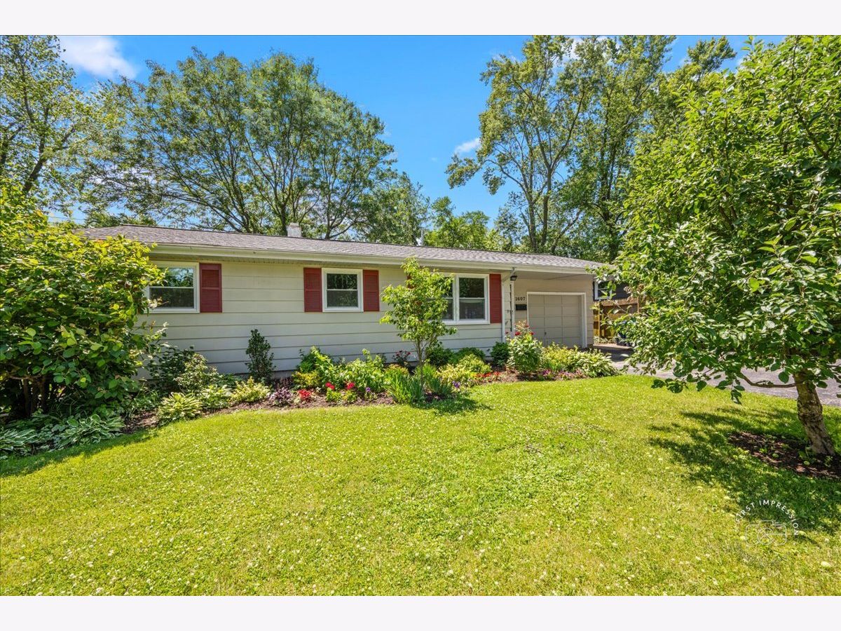  Rented St Charles Illinois, 1607 Oak