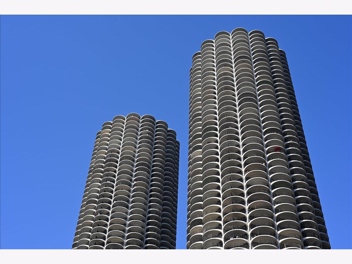 Condominiums For Sale Marina Towers Chicago Illinois, 300 State Street