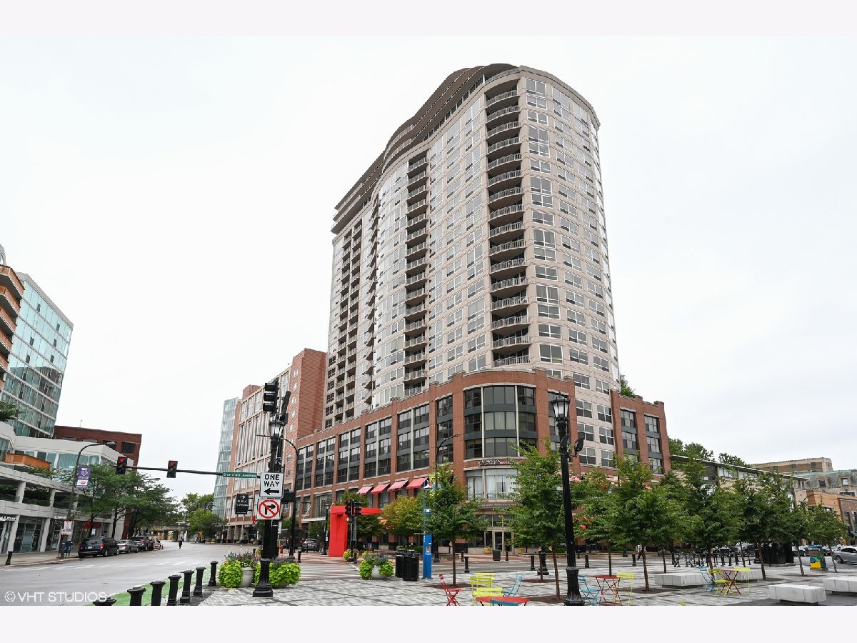  Rented Evanston Illinois, 807 Davis