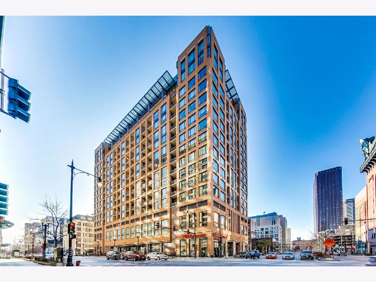 Condominiums Rented Library Tower Chicago Illinois, 520 State