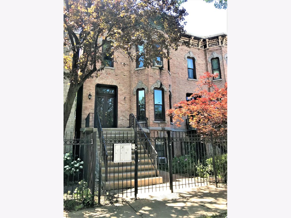 Condominiums & Homes For Rent Tri-taylor Chicago Illinois, 750 Oakley