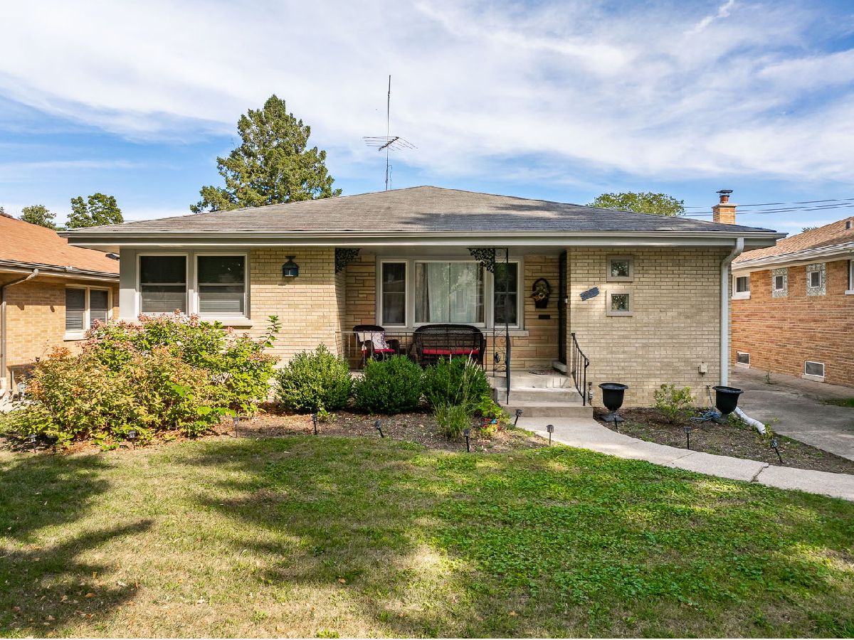  For Sale La Grange Park Illinois, 937 Robinhood Lane