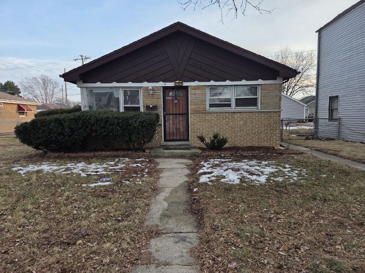  For Sale Bellwood Illinois, 3724 Saint Paul Avenue