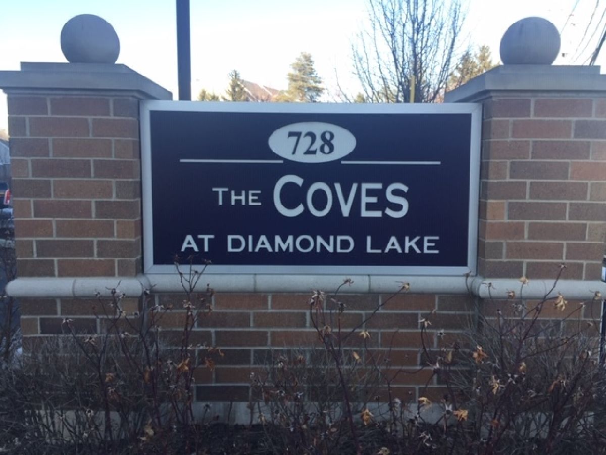  Rented Mundelein Illinois, 728 Diamond Lake