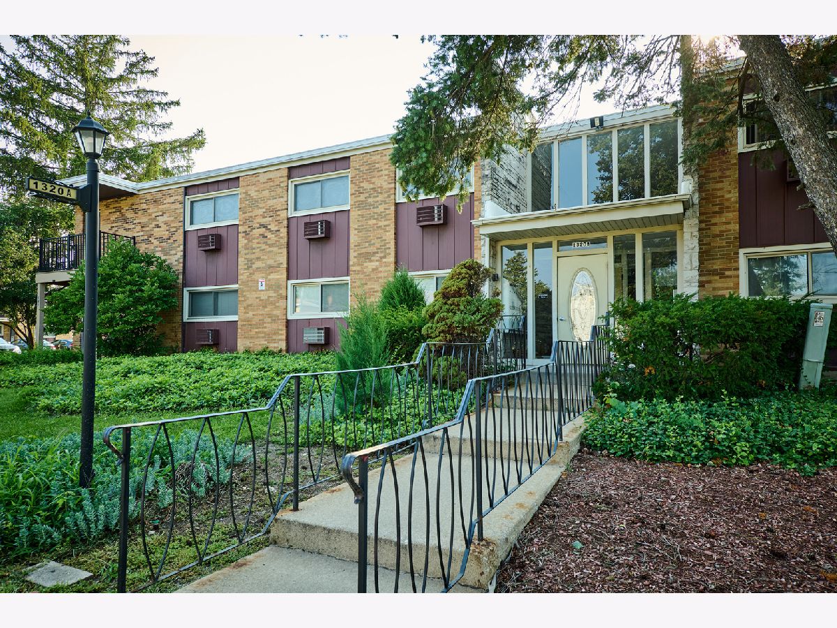  For Sale Lombard Illinois, 1320A Lore Lane