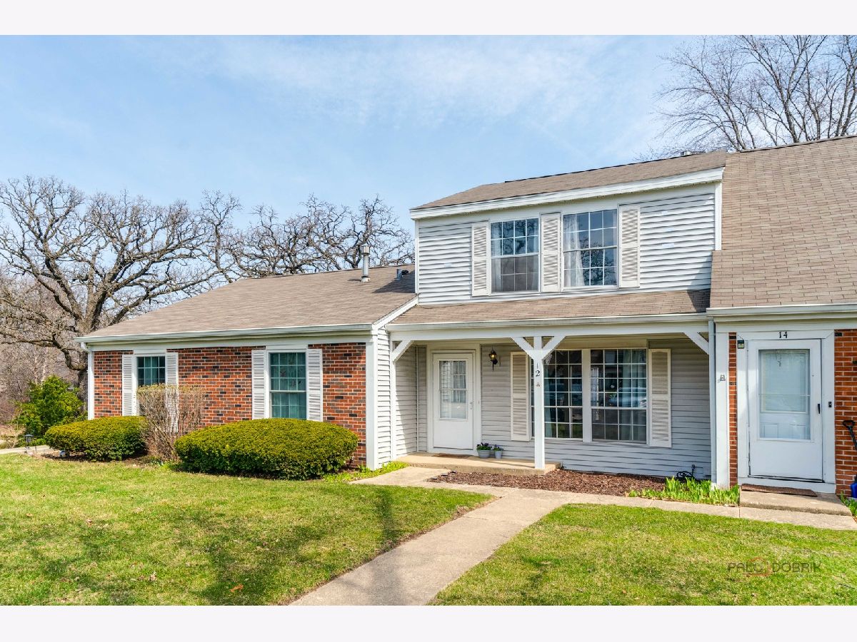 Townhomes & Condos For Sale Bright Oaks Cary Illinois, 12 Oak Valley Drive