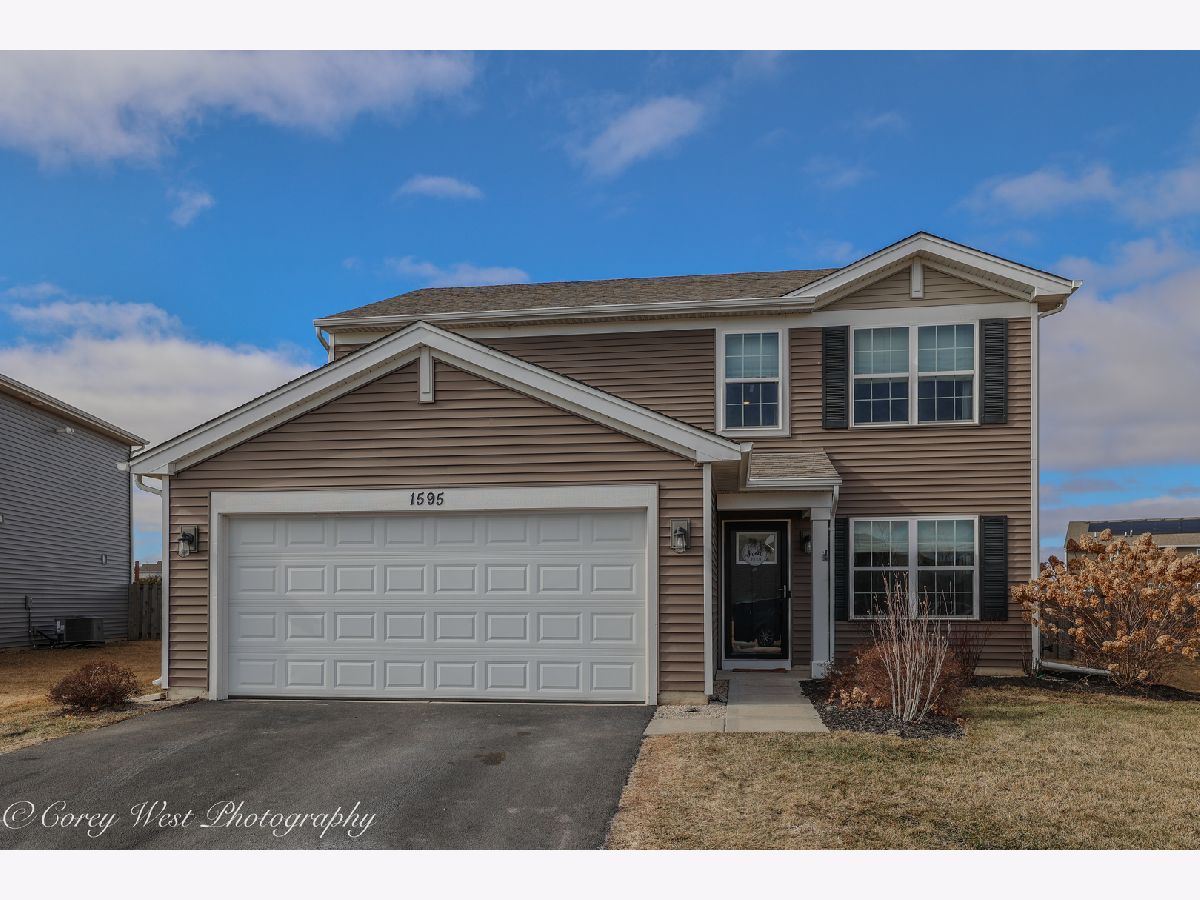  For Sale Pingree Grove Illinois, 1595 Bayberry Lane