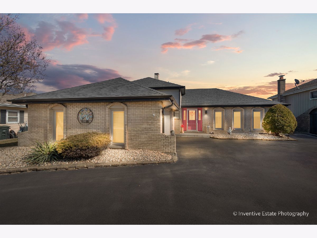 Homes For Sale Ridgebrook Lansing Illinois, 19121 Roy Street