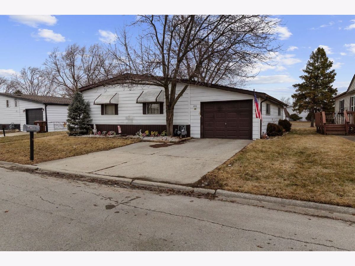  For Sale Matteson Illinois, 493 Heathermead Road