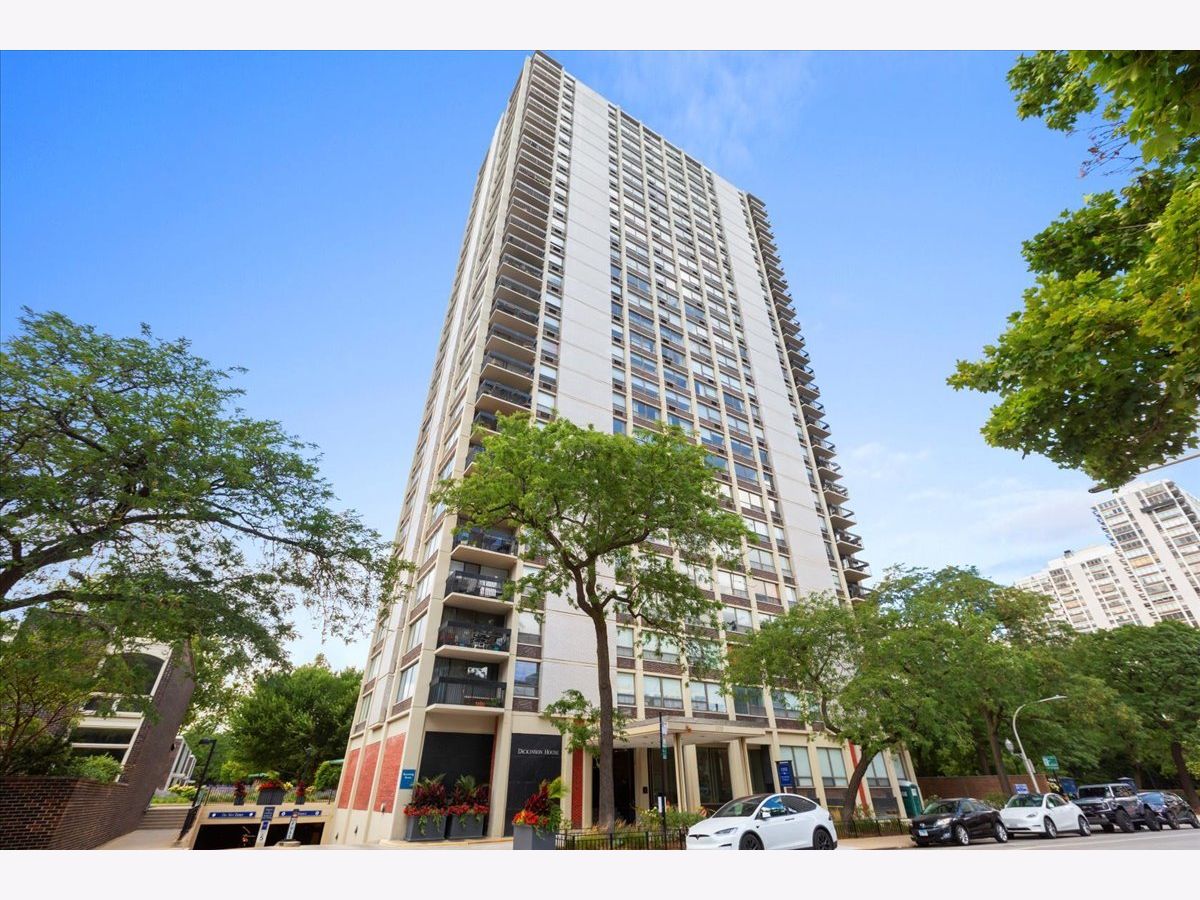  Rented Chicago Illinois, 1355 Sandburg