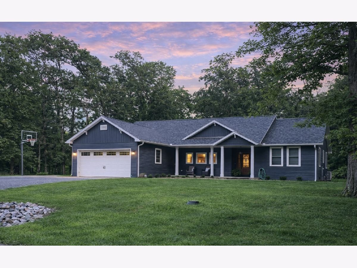  For Sale Benton Illinois, 15060 Lakepoint Drive