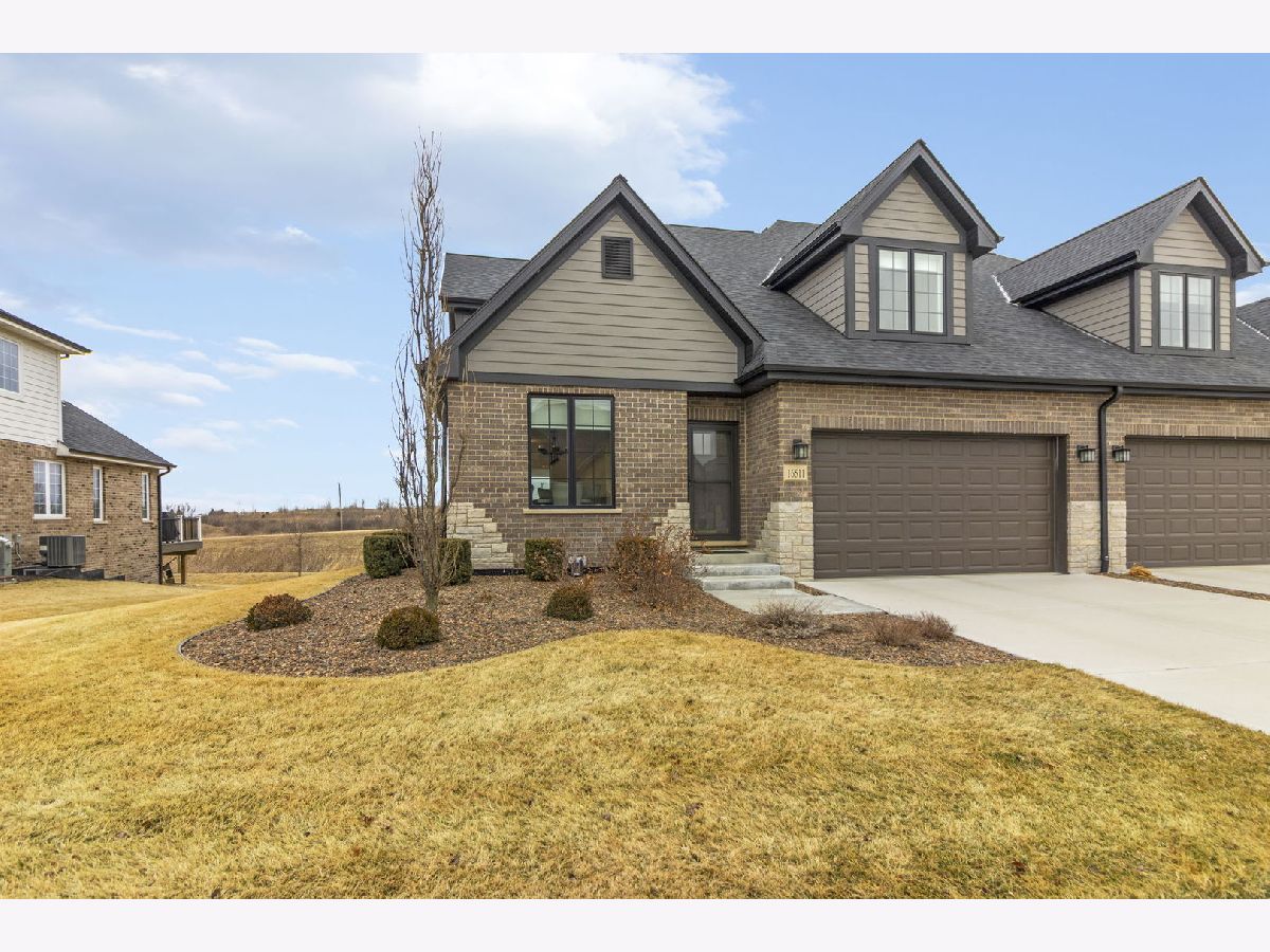  For Sale Lemont Illinois, 16511 Kayla Drive
