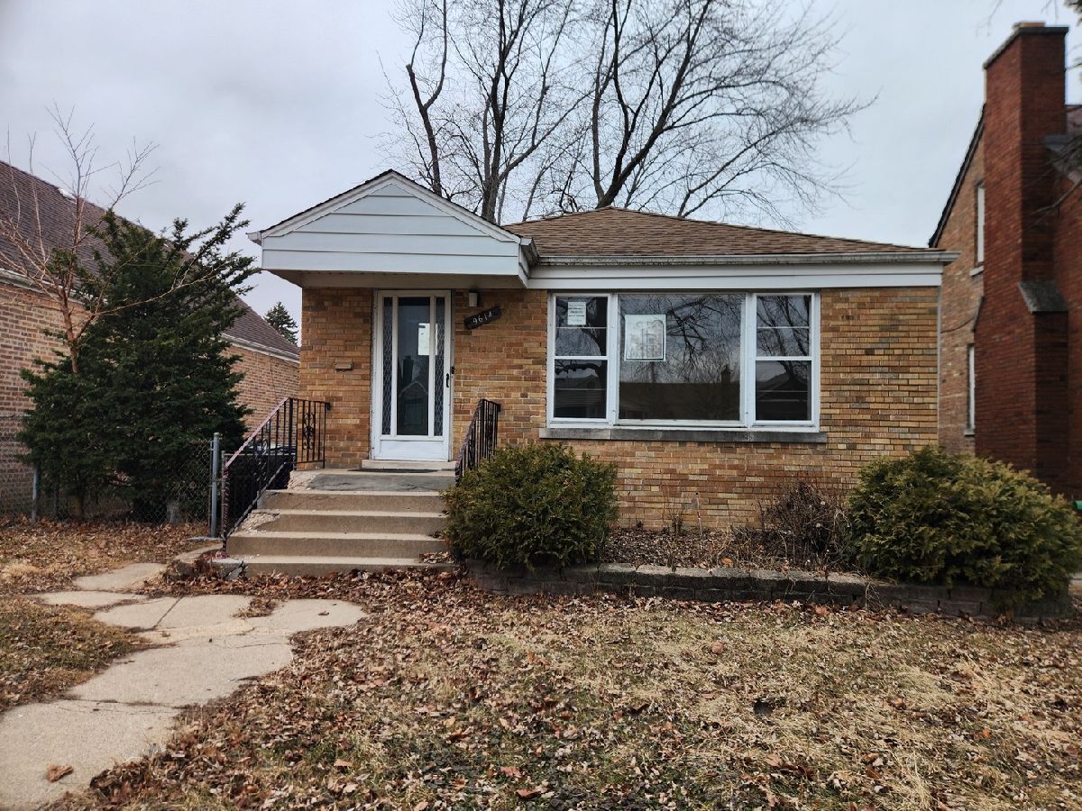  For Sale Evergreen Park Illinois, 9614 Maplewood Avenue