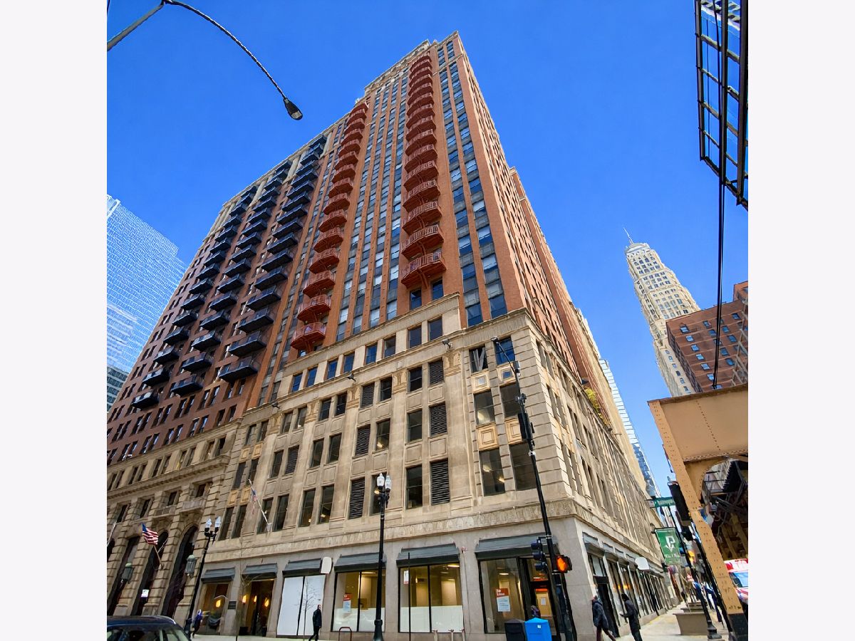  Rented Chicago Illinois, 208 Washington