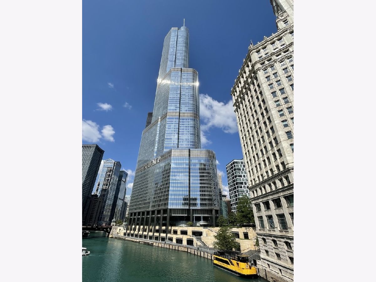 Condominiums For Sale Trump Tower Chicago Chicago Illinois, 401 Wabash Avenue