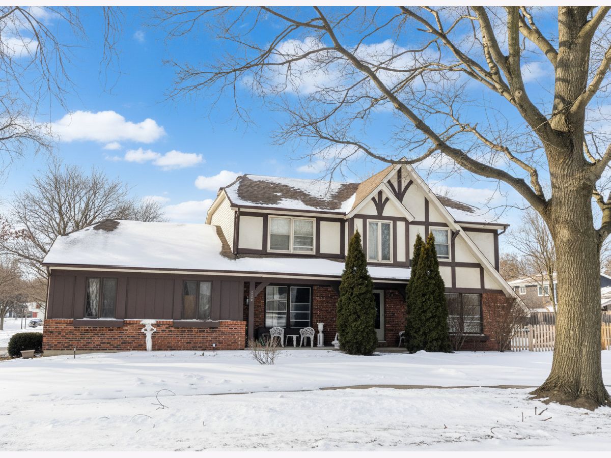  For Sale Libertyville Illinois, 713 Dawes Street