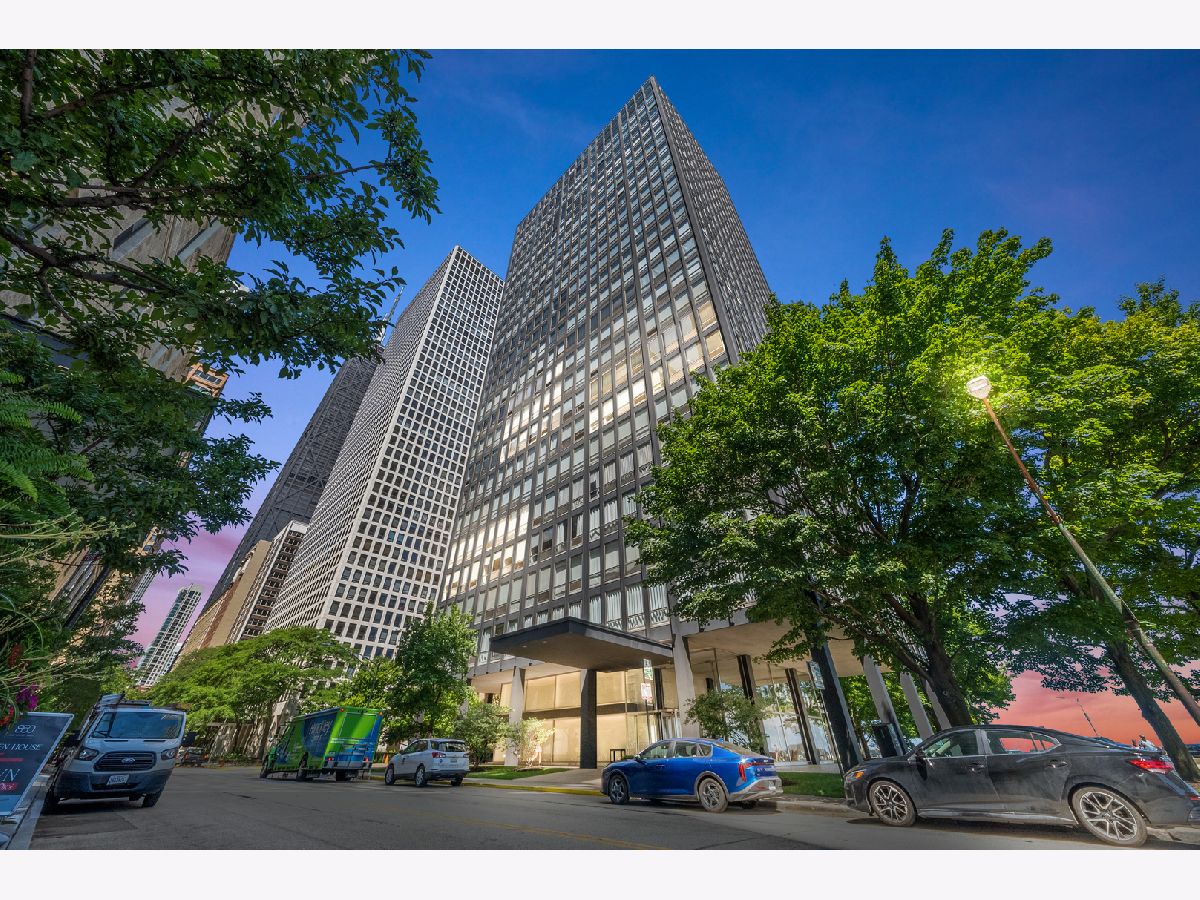 Condominiums For Sale Mies Van Der Rohe Chicago Illinois, 860 Lake Shore Drive